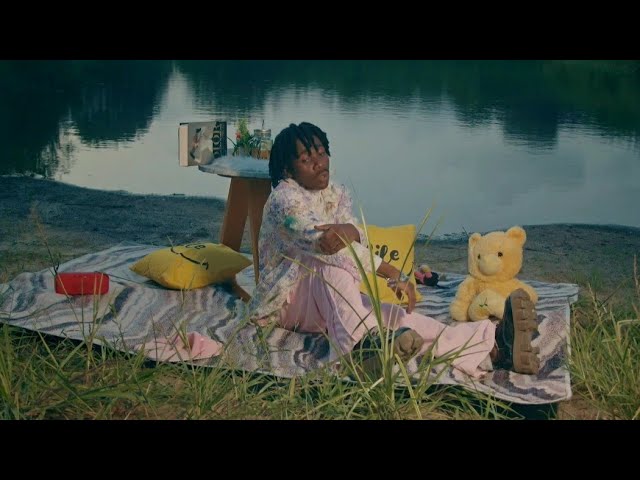  Unsplash
750+ Trending Pictures | Download Free Images on gonga94 A person in a purple dress is cooking over an open fire inside a rustic kitchen with stone walls and a small window.