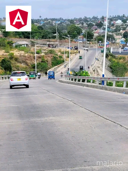 Simulizi : Mke Wangu Nusu Jini, Nusu Mtu   Sehemu Ya 2  IMEANDIKWA NA : ALLY MBETU  #ILIPOISHIA  Nilipata wakati mgumu sana kuwaza kuhusu sambusa, Munil aliniambia amezifuata yeye lakini kusema ule ukweli hakuzileta