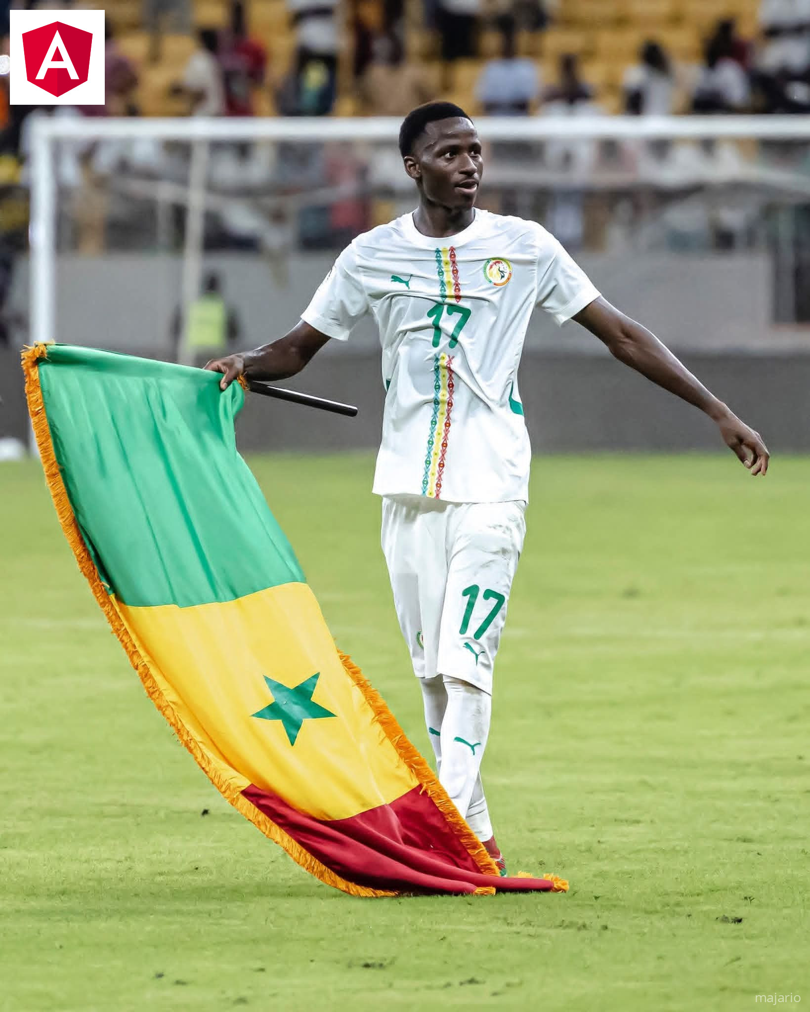 Kiungo mmoja wa mpira anajua sana halafu anaucheza kibishoo kichizi, anautwanga pala Spurs ya London