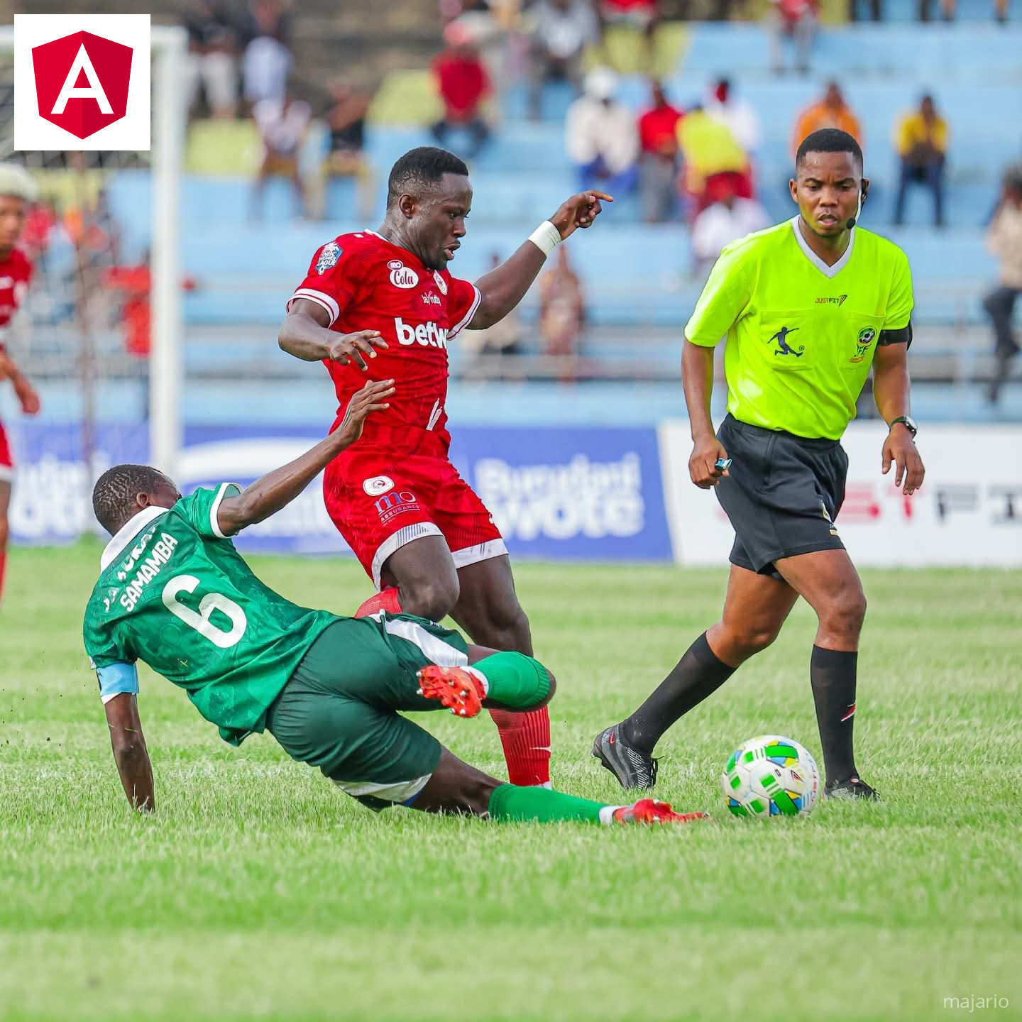 USISEME MTO MFUPI KABLA YA KUINGIA  Nimeshuhudia mchezo wa kiwango kibwa kunako Ligi Kuu , hii imekua mechi bora kuzidi Derby iliyopigwa pale Zanzibar. 